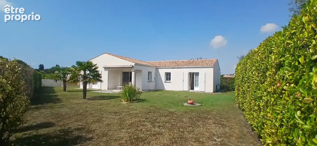 PLAIN PIED  122 m² et garage - Saint Sulpice De Royan 5 pièce(s) sur  679m² - photo 2