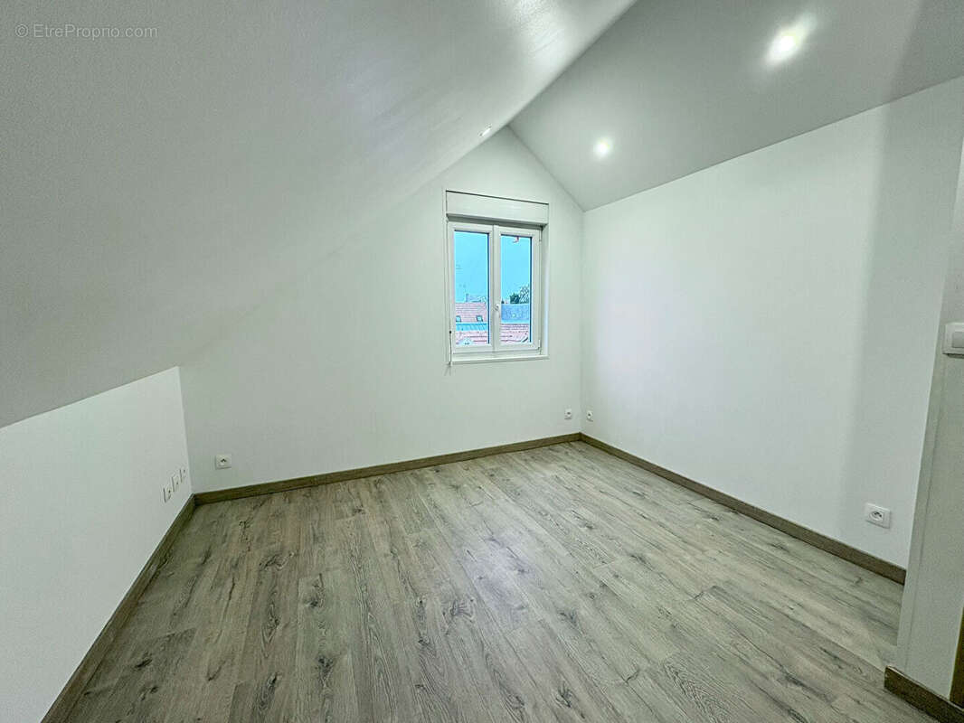 Maison à SAINT-QUENTIN