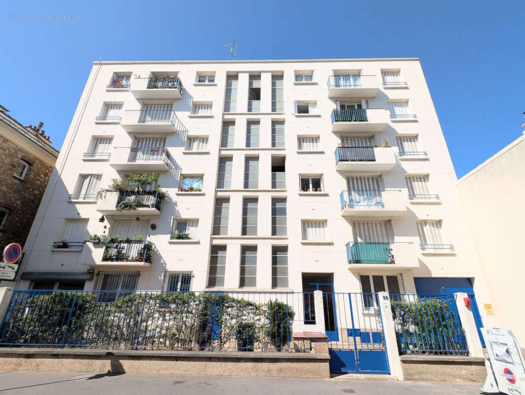 Magnifique appartement en dernier étage avec balcon - Asnières - photo 11