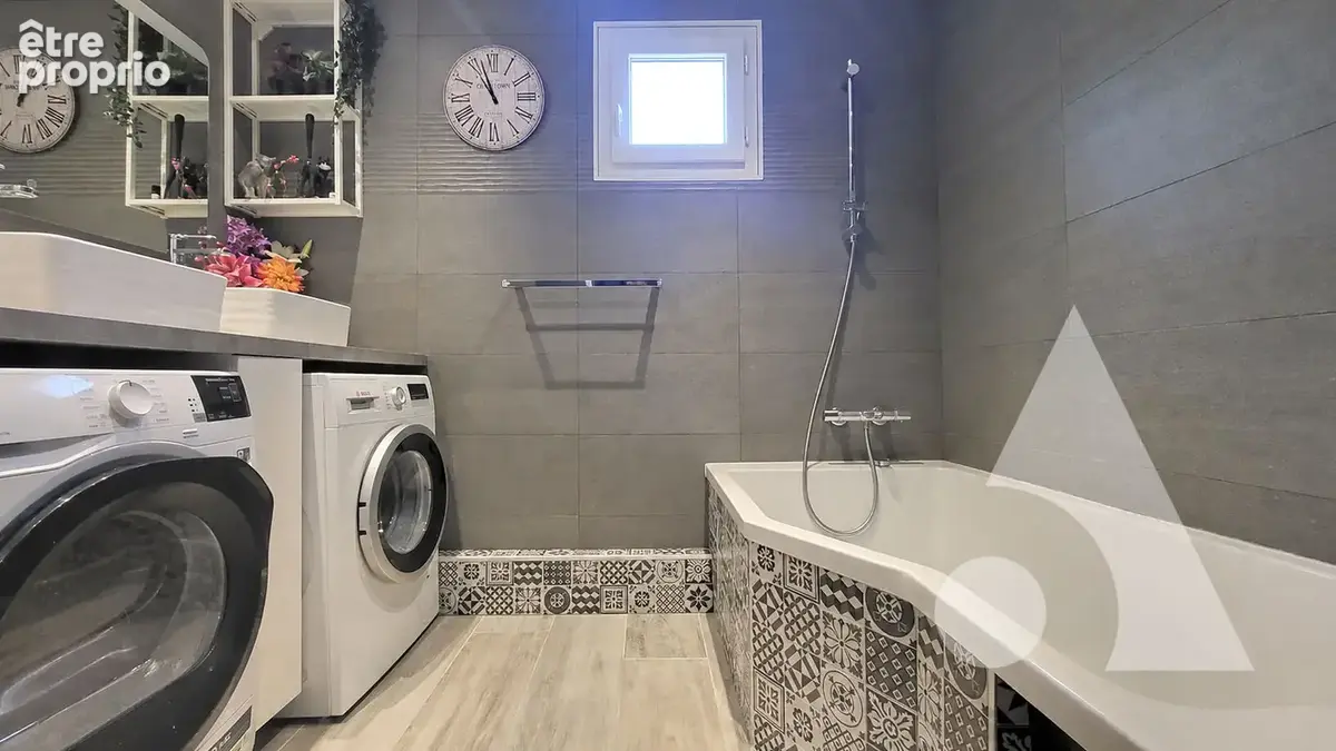 Herblay Sur Seine - Appartement 5 pièces  de 96m²  avec balcon, caves, parking et box - photo 8
