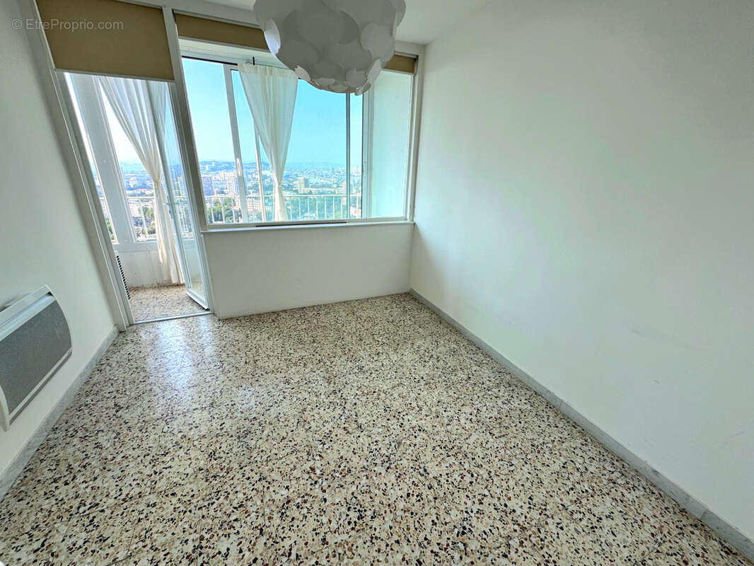 Appartement à MARSEILLE-9E