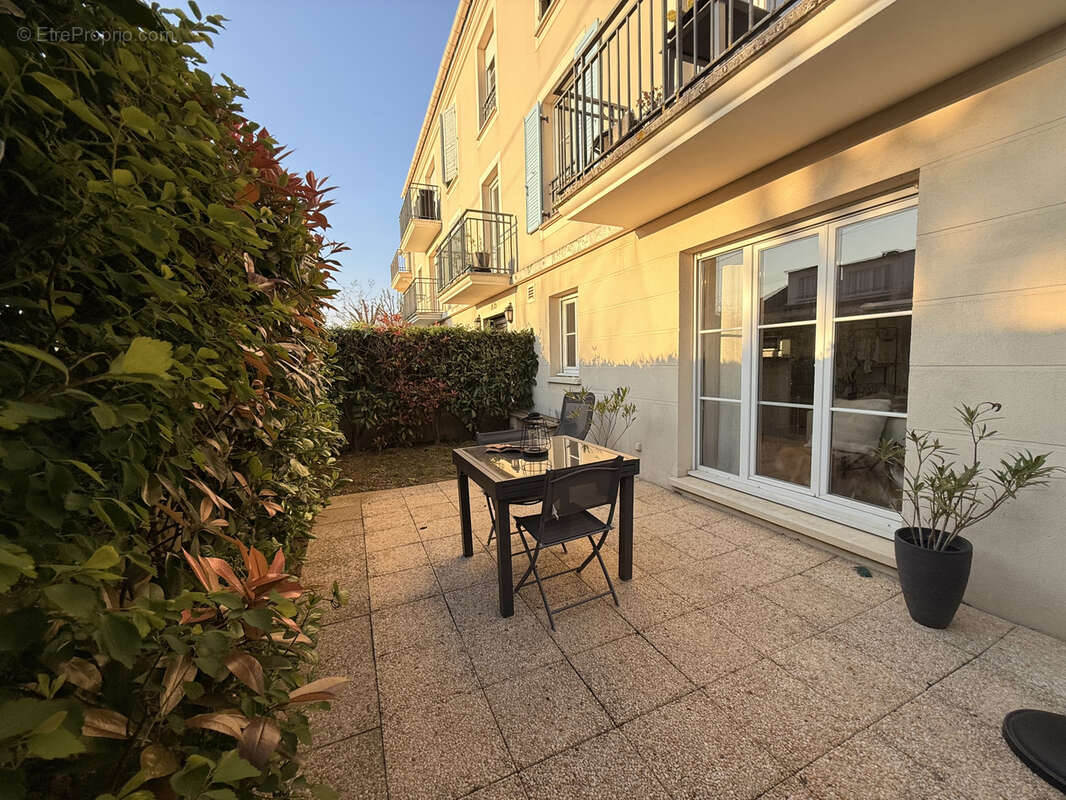 Appartement à VAUX-LE-PENIL