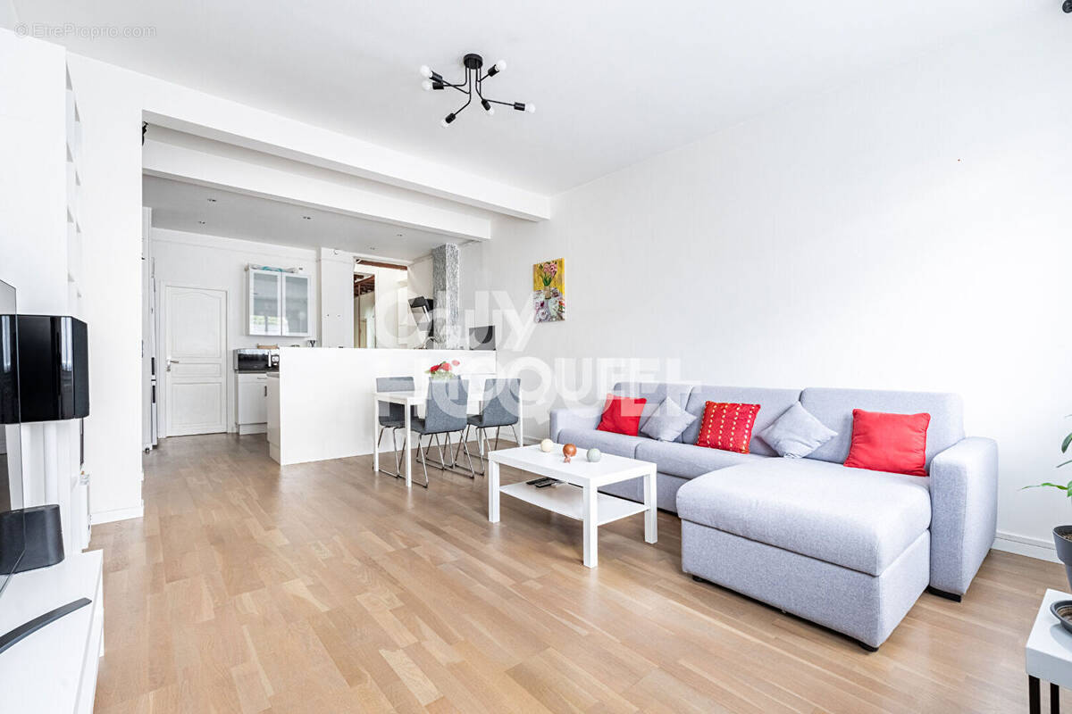 Appartement à COLOMBES