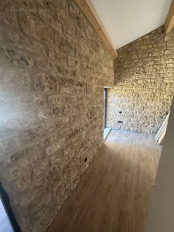Maison à MOURIES