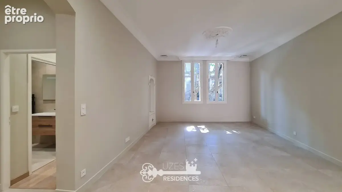 Appartement rénové de 130 m2 avec terrasse, dépendance et 3 chambres au cœur d'Uzès - photo 4