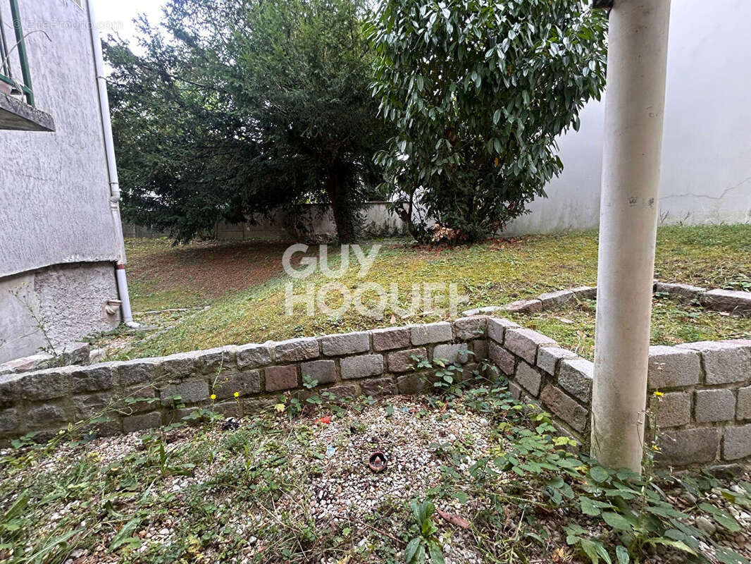 Appartement à LES PAVILLONS-SOUS-BOIS