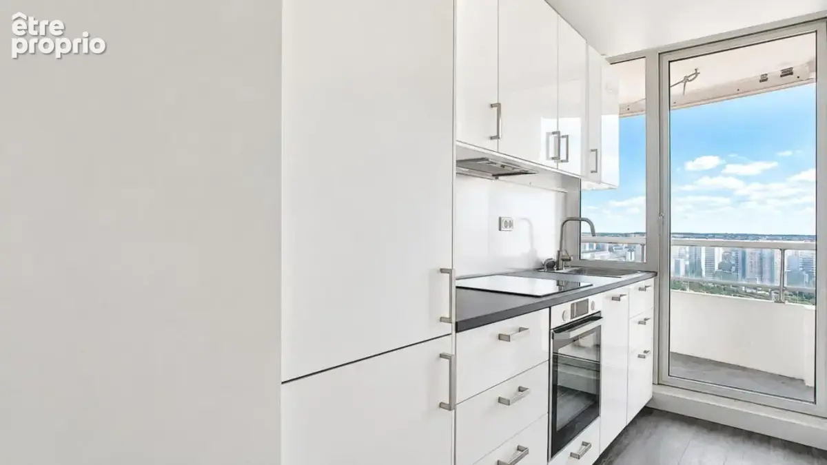 Appartement Rénové avec balcon Vue Panoramique - Quartier Chapelle, Paris - photo 5