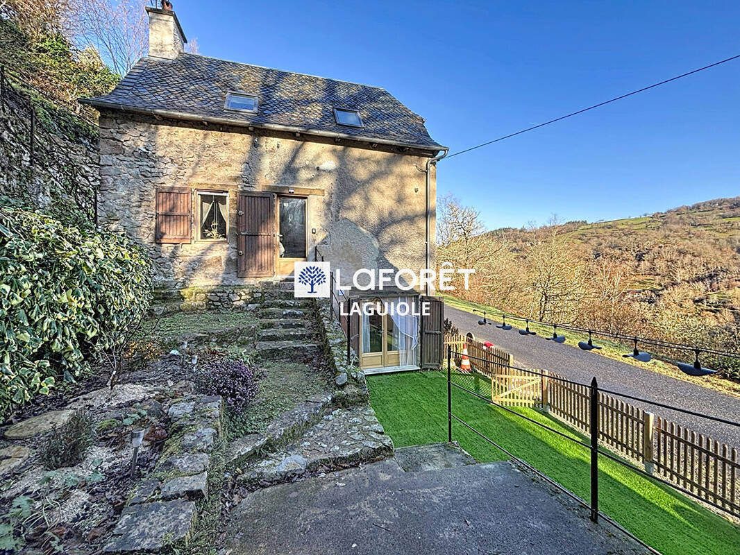 Maison à ENTRAYGUES-SUR-TRUYERE