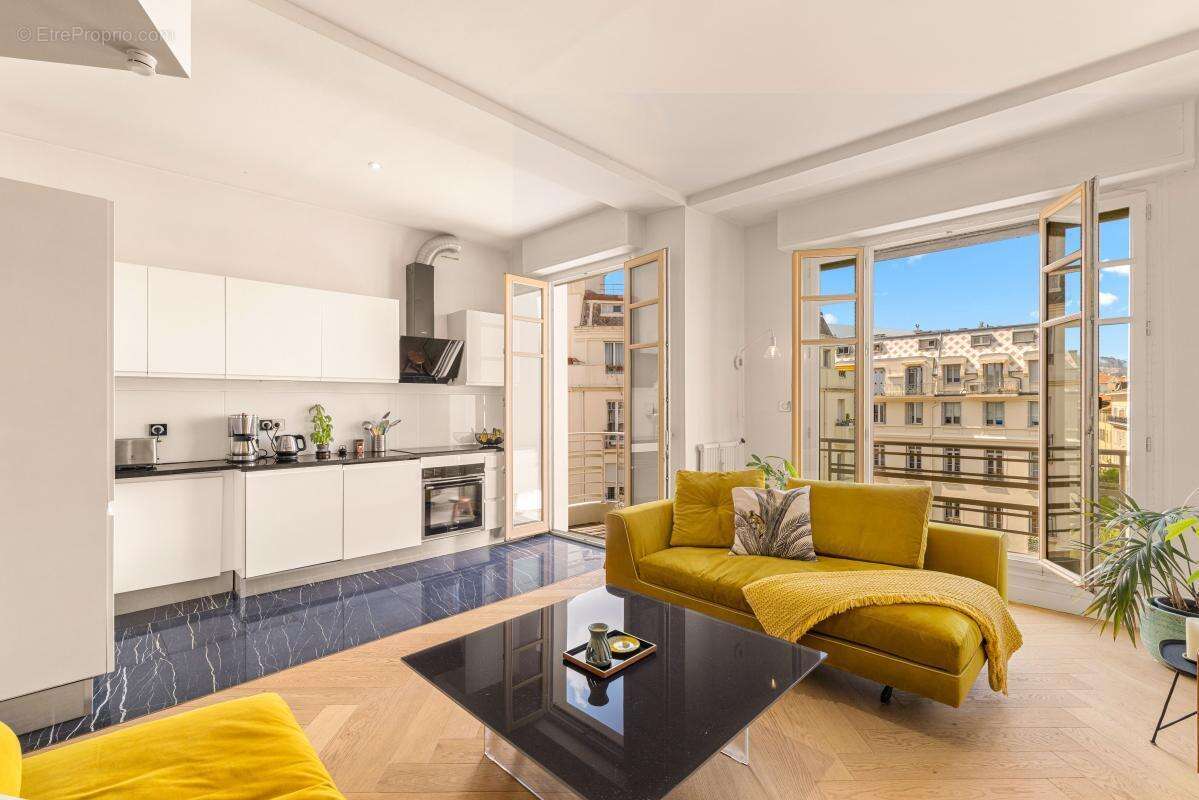 NICE Carré d'or 3P 77m² Dernier étage Balcon Grenier - photo 8