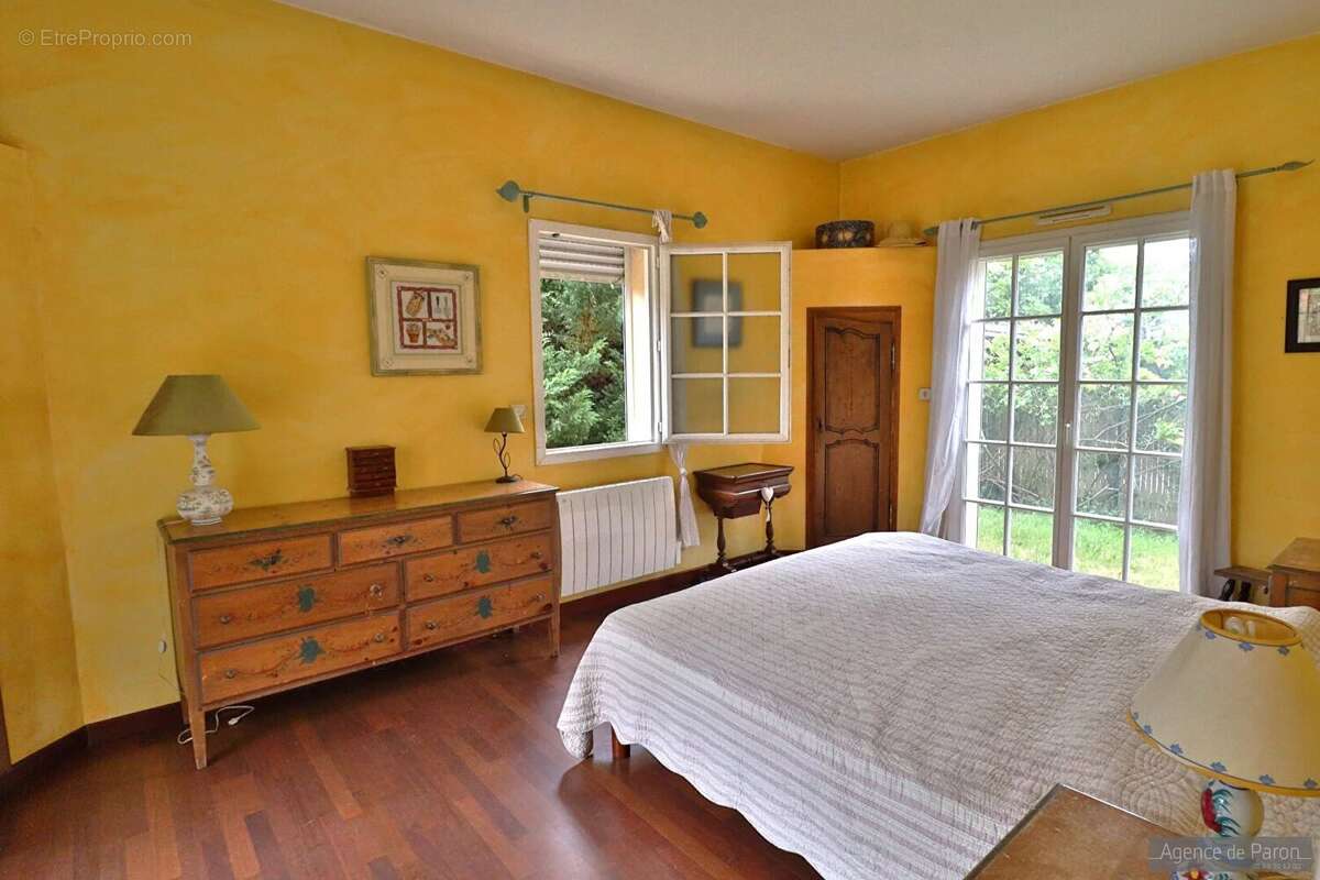 Maison à VERRIERES-LE-BUISSON