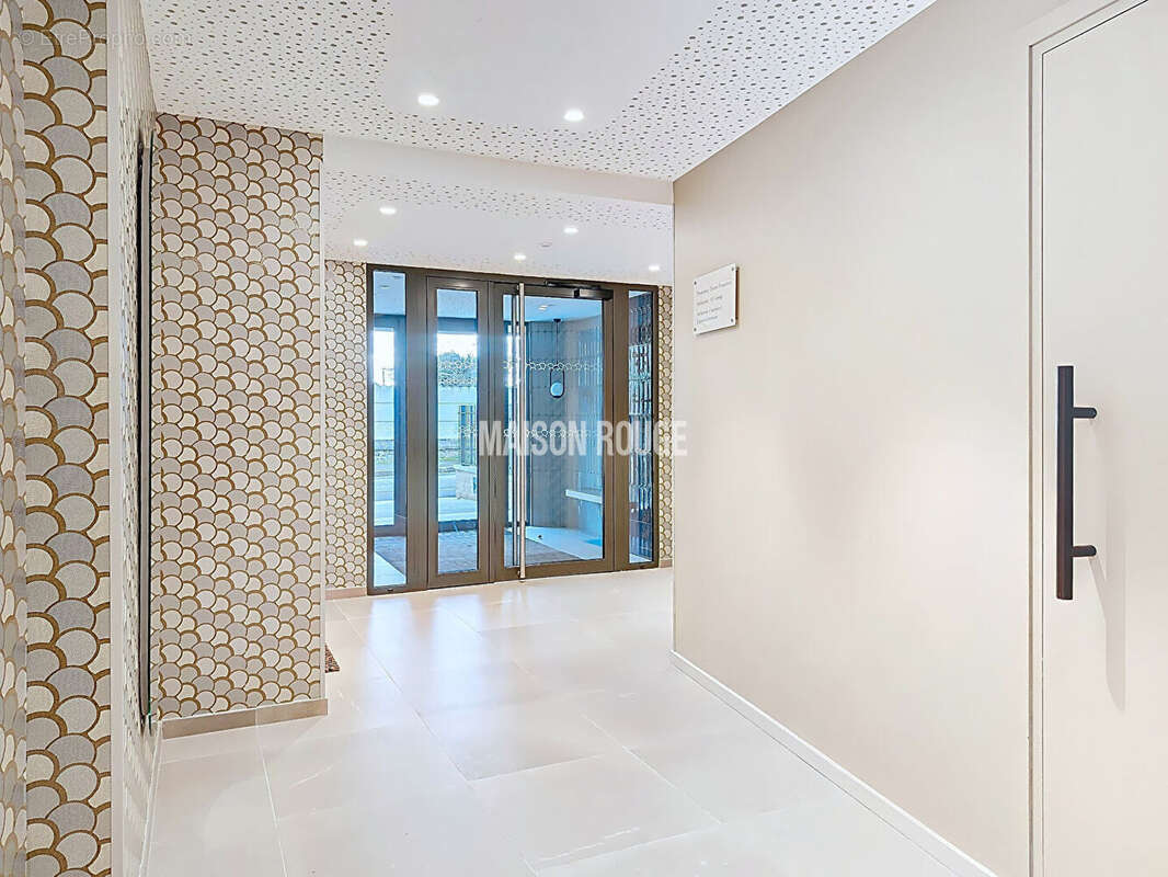 Rare à la Vente : Superbe Duplex T4 avec Aperçu Mer Dinard - photo 5
