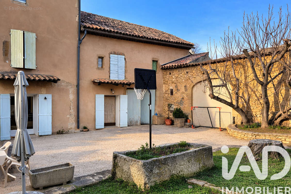 Photo 2 - Maison à ROBION