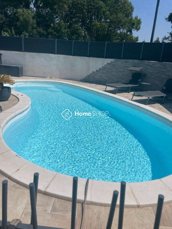 Maison à SAINT-VICTORET