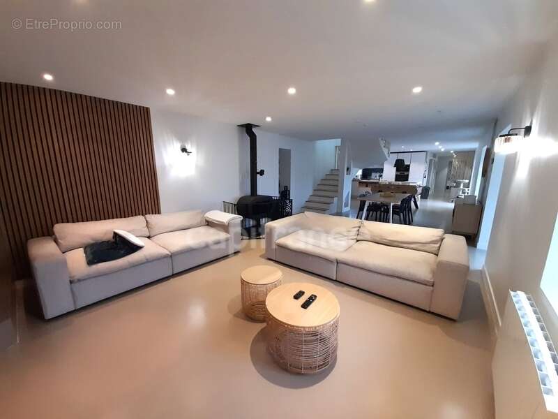 Maison à vendre 5 pièces ERGUE GABERIC (29500)- surface habitable 162.56 m2- 3 chambres - parcelle de 895 m2 - photo 6