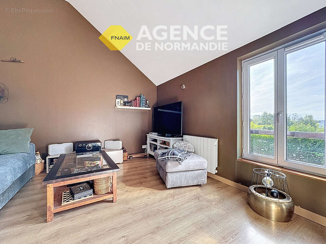 Maison à MONTREUIL-L&#039;ARGILLE