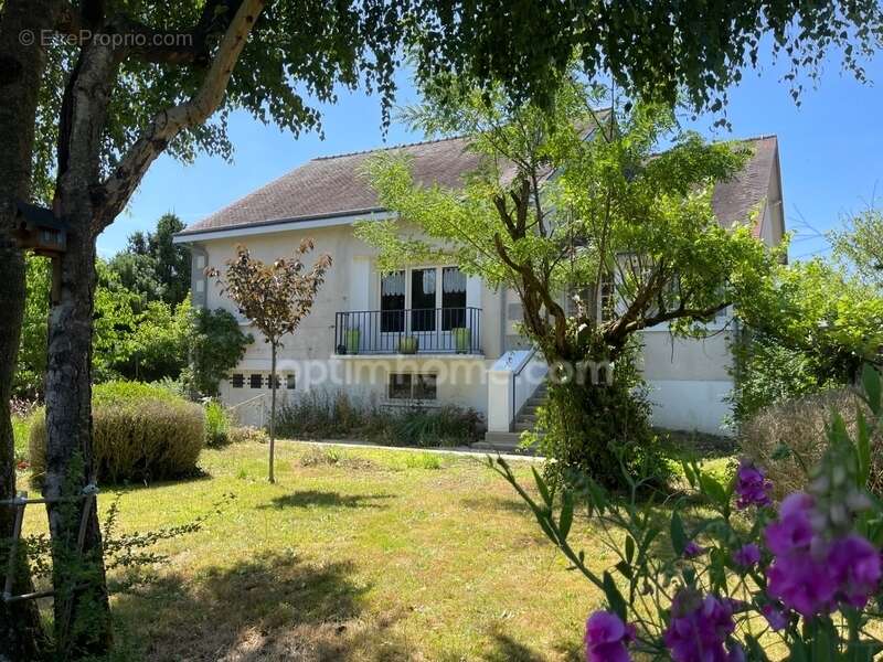 Maison à MAGNAC-LAVAL