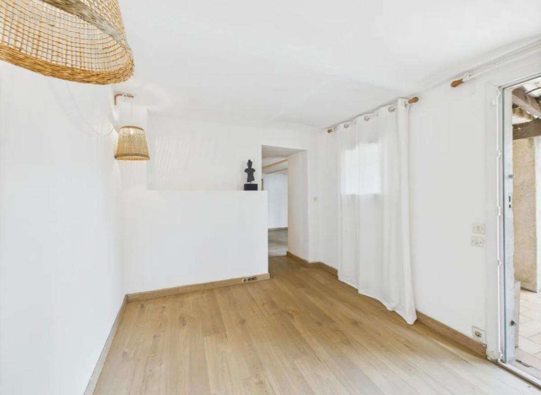 Appartement à MARSEILLE-14E