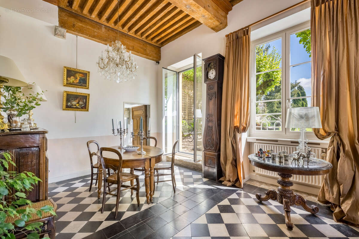 Maison à SAINT-DIDIER-AU-MONT-D'OR