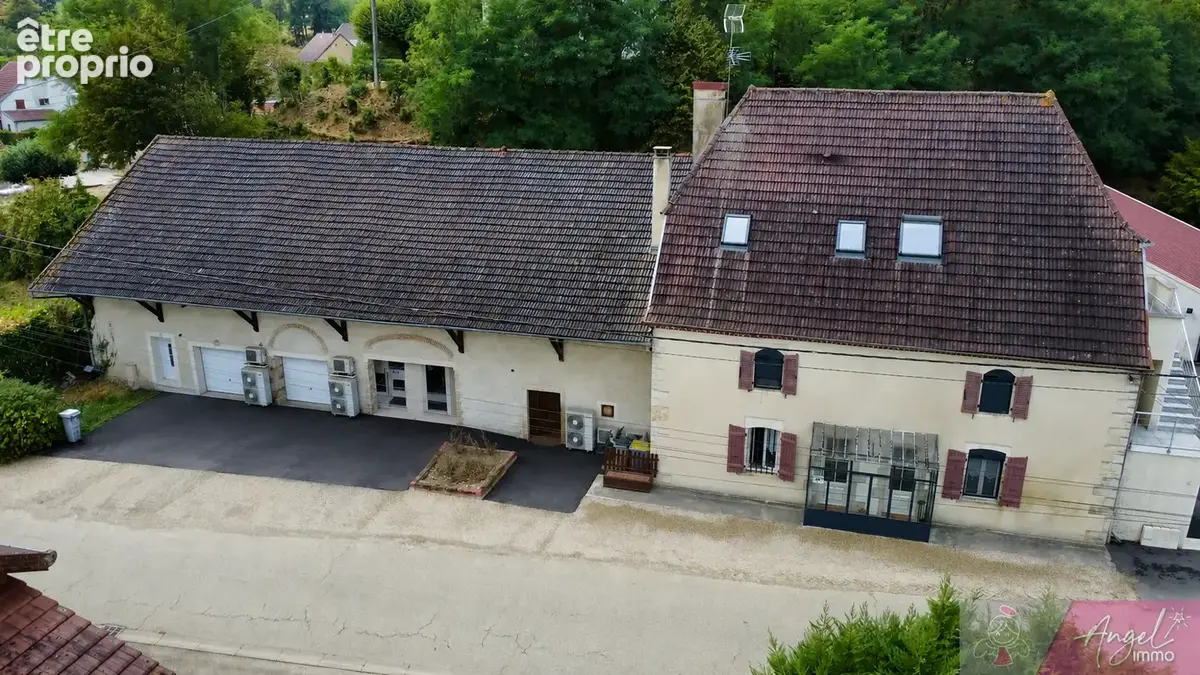 Appartement à NEVY-LES-DOLE