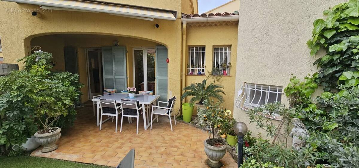 Appartement à SANARY-SUR-MER