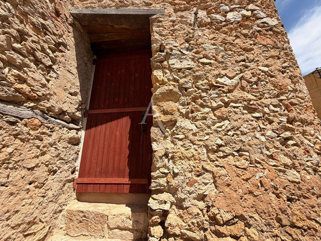 Autre à VINON-SUR-VERDON