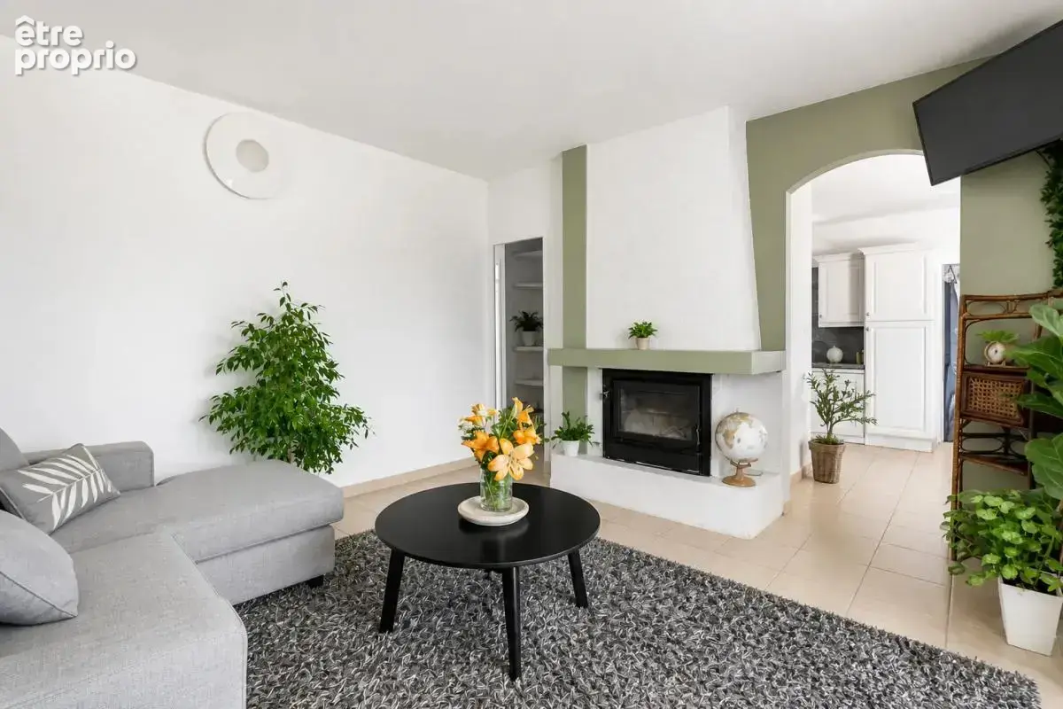 Maison de 4 pièces de 124 m² à Berre-les-Alpes - photo 2