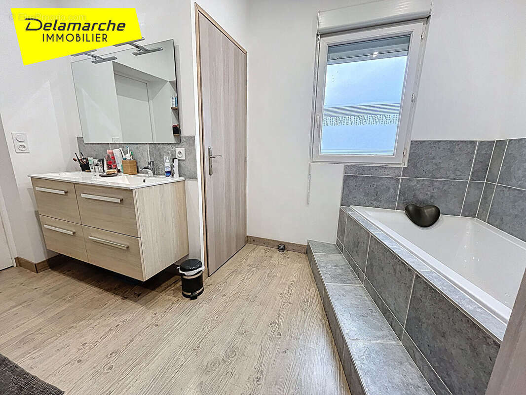 Maison à SAINTE-PIENCE