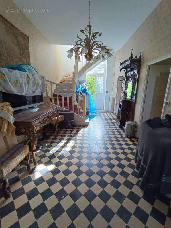 Maison à COSNE-COURS-SUR-LOIRE