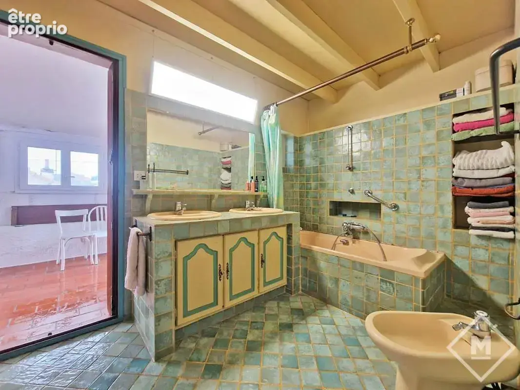 Maison familiale de 282 m² avec piscine, dépendances et fort potentiel 13013 - photo 21