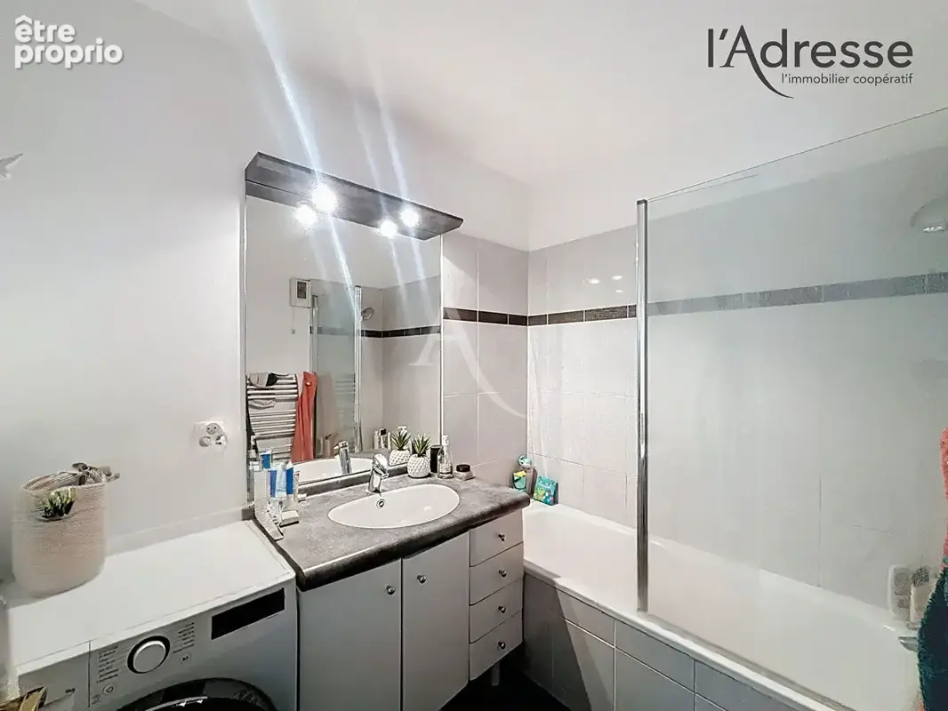 SURESNES/BELVÉDÈRE 3 pièces 66m² cave et parking - photo 7
