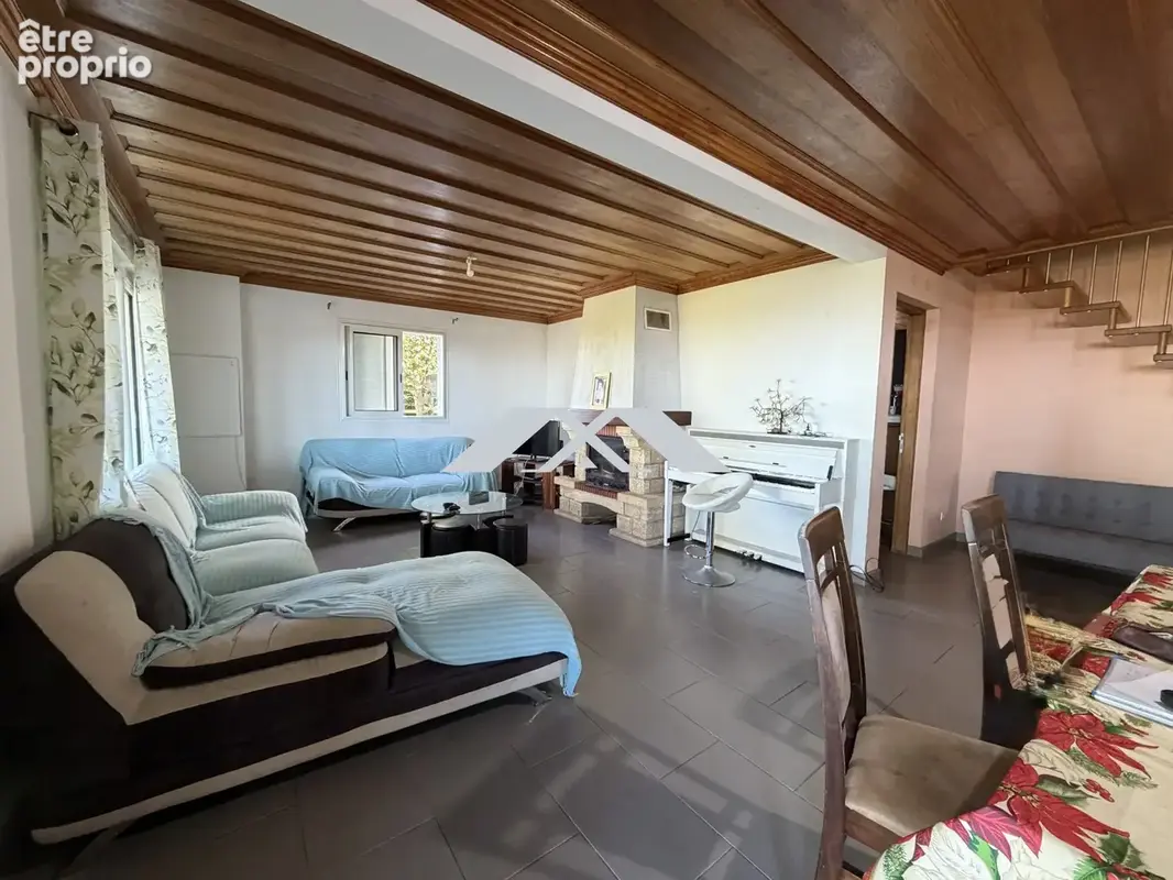 Maison 180 m² à Saint-Pierre  - photo 3