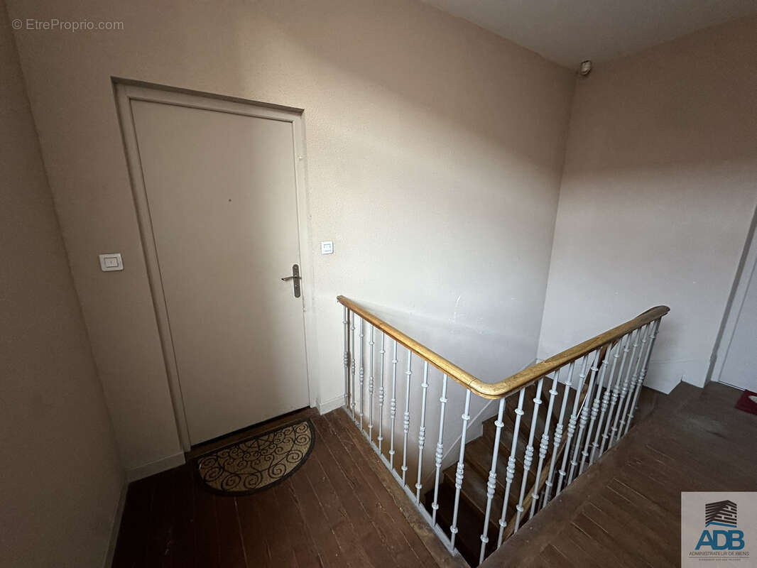 Appartement à LE COTEAU