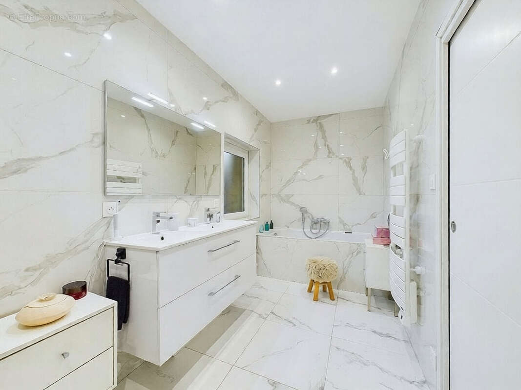 Maison à LA VOULTE-SUR-RHONE