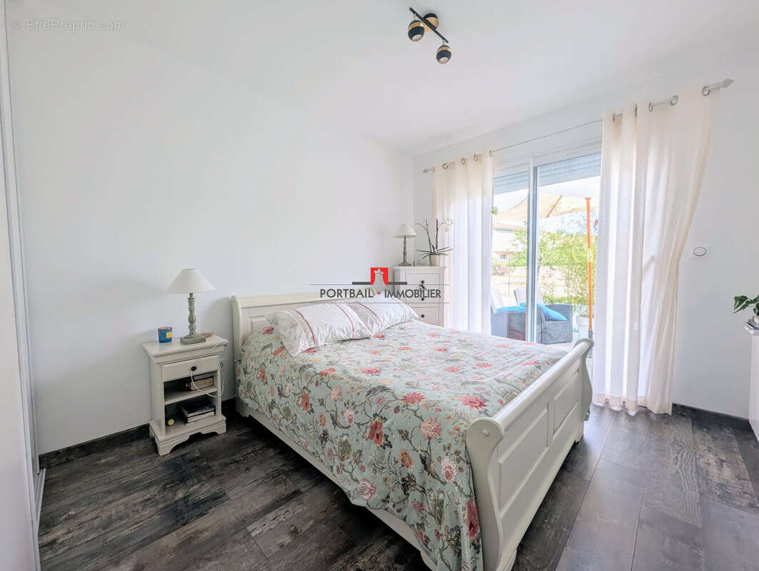 Maison à SAINT-CIERS-SUR-GIRONDE