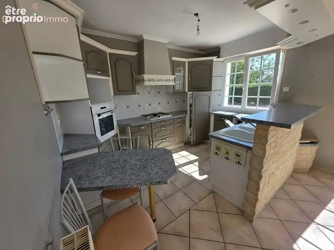 Maison 6 pièces 160 m² à vendre à Savonnieres (37510) - photo 6