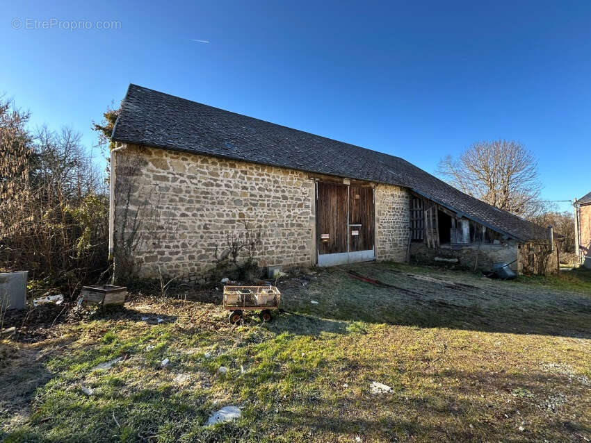 Maison à SAINT-GERVAIS-D'AUVERGNE