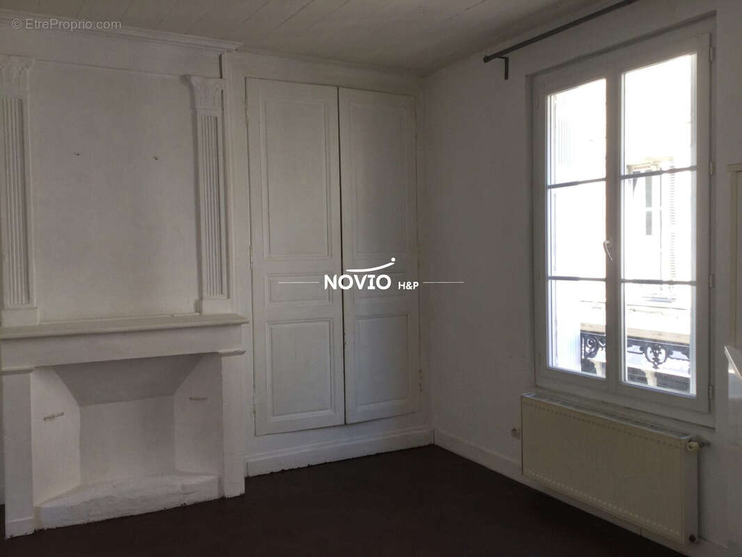 Appartement 250 m² à Chatellerault  - photo 7
