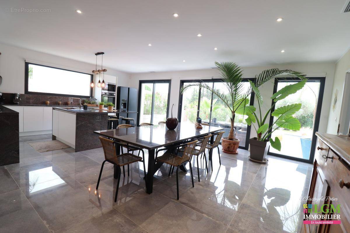 Maison à VAISON-LA-ROMAINE