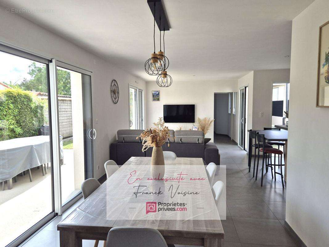 A VENDRE en Exclusivité à Vendrennes, Maison de 89 m2 env avec 2 chambres et 1 bureau sur une parcelle de 574 m2 - photo 3