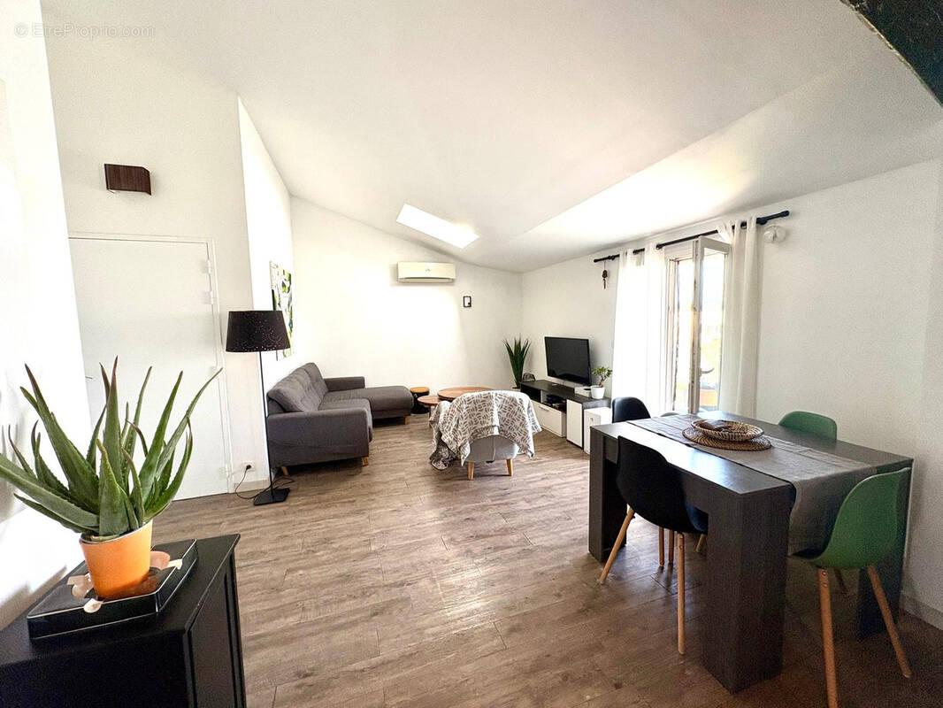 Appartement à PUGET-SUR-ARGENS