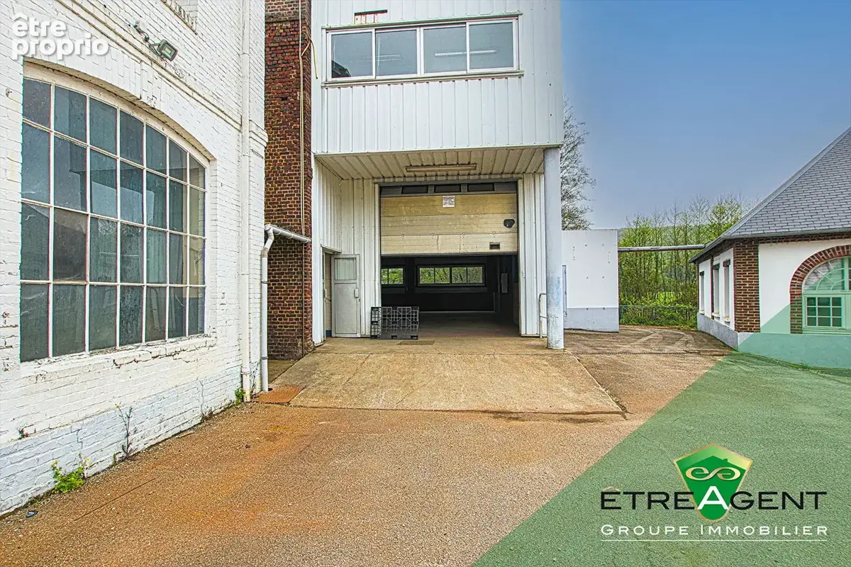 Local commercial 600 m² - atelier + bureaux - photo 7