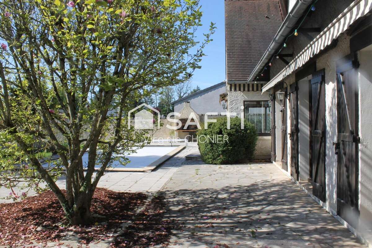Photo 3 - Maison à SAINT-REMY-EN-ROLLAT