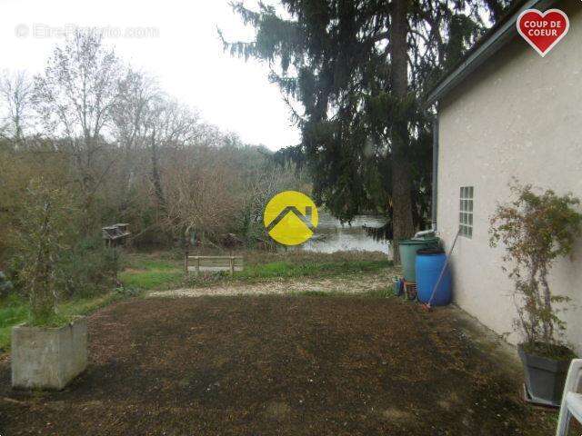 Maison à FONTGOMBAULT