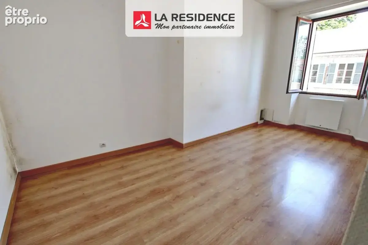 Appartement 4 pièces 74 m² à vendre à Le Mesnil-Saint-Denis (78320) - photo 9