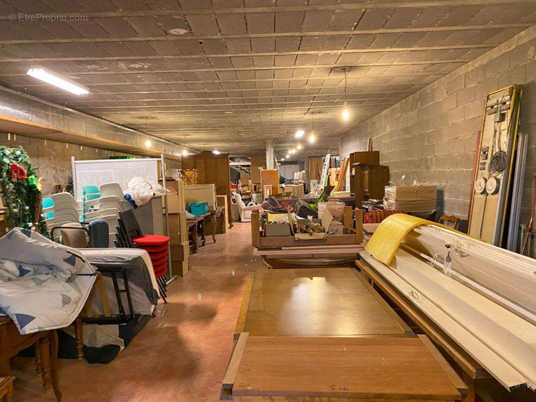 Local professionnel et commercial 1056 m2 - photo 5