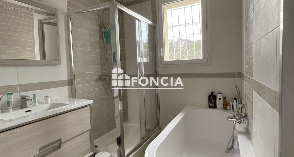 Appartement à LE ROVE