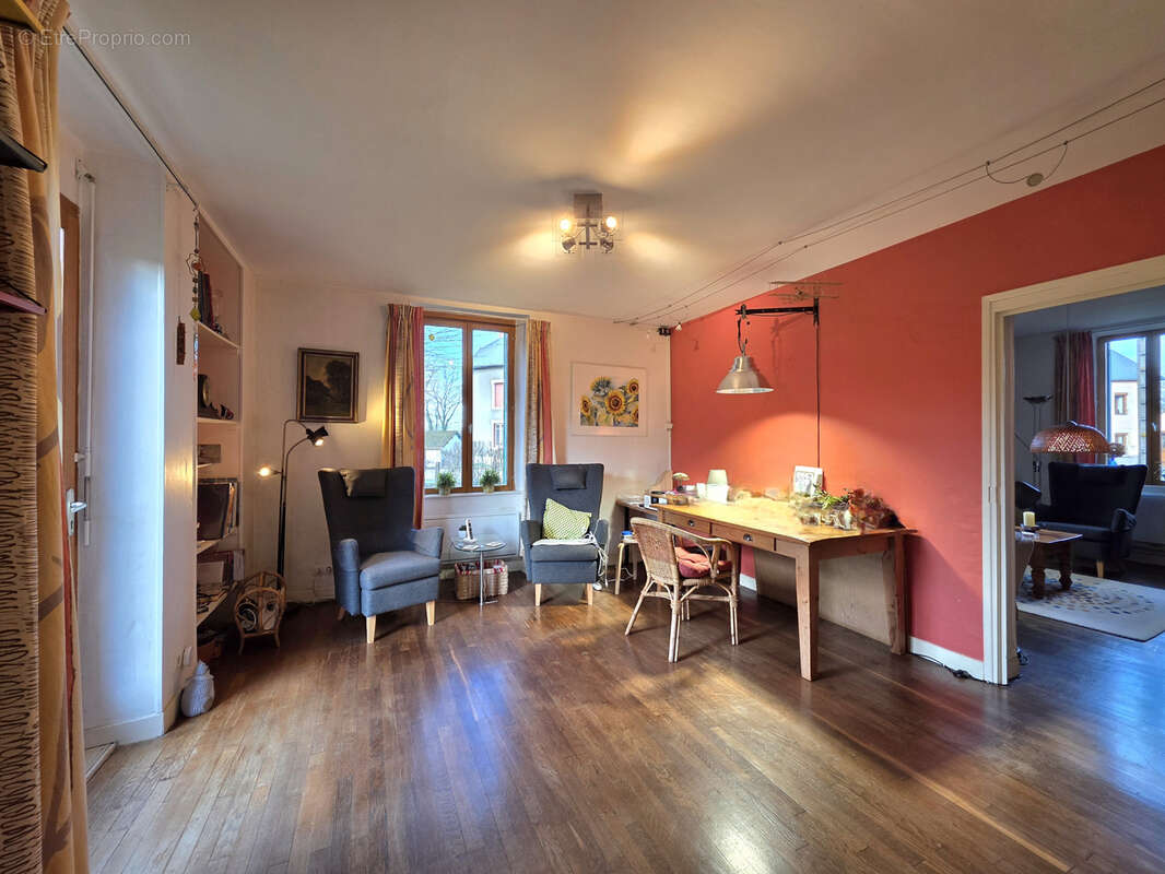 Maison à SAINT-GERVAIS-D'AUVERGNE