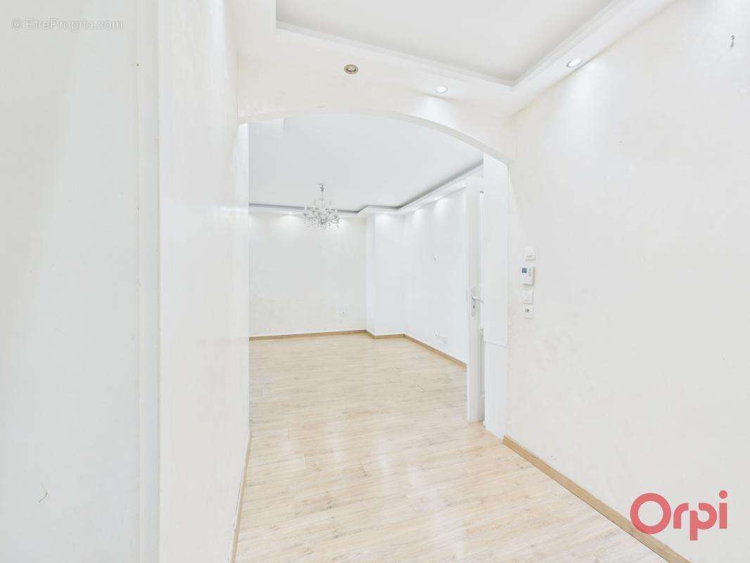 Appartement À Vendre - photo 3