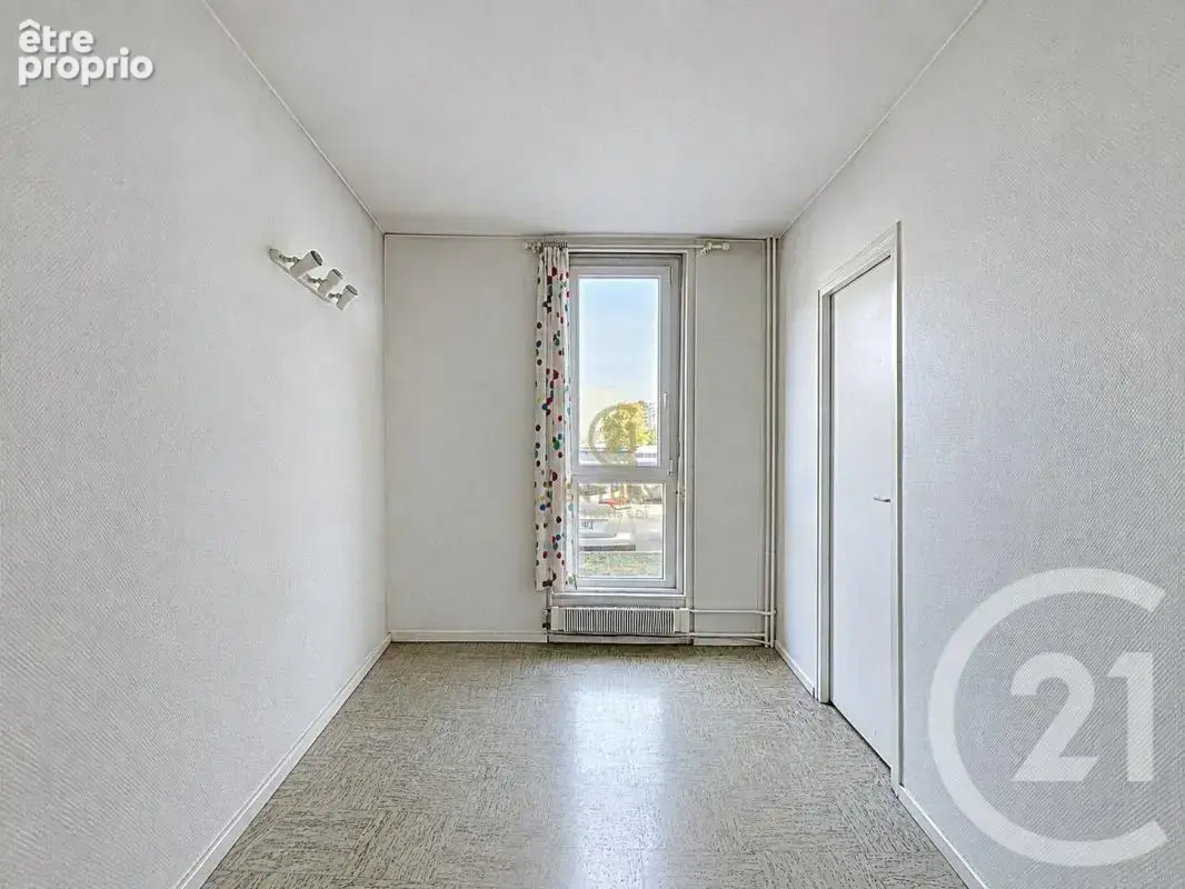 Appartement 7 pièces 137 m² à vendre à Villeurbanne (69100) - photo 2