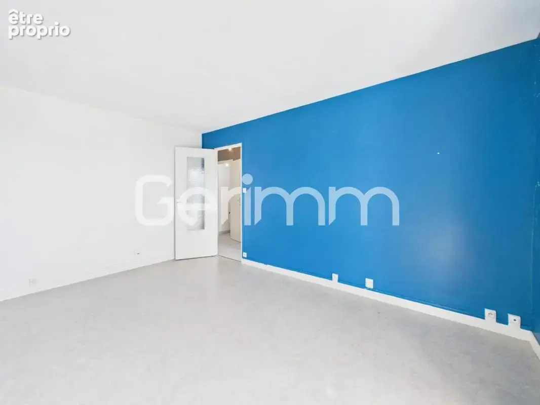 Vente - Appartement - 2 pièces + cuisine - 42 m² - 78 000 € - - photo 14